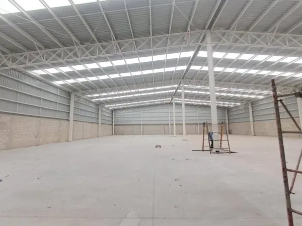 Bodega EN RENTA – 320 m² CON RAMPA | Playa del Carmen, CERCA DE CENTRO MAYA — foto 1 de 8