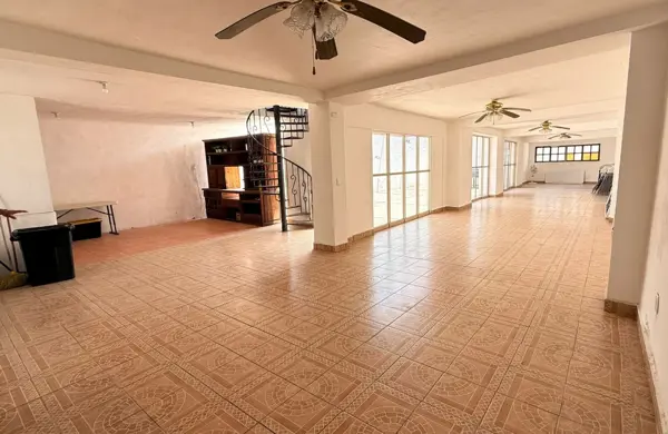 Edificio en venta en Saltillo Centro, Saltillo — foto 2 de 8