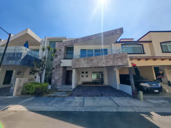 Casa en venta Claustros de Santiago Centro Sur Queretaro