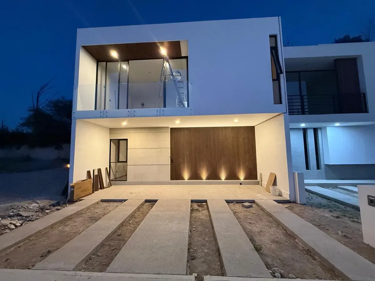 Casa en venta en Cañadas del Arroyo, Corregidora — foto 1 de 14