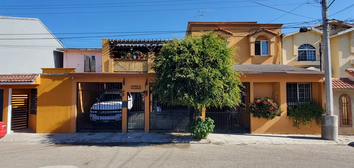 Casa en venta en Villa Fontana II, Tijuana — foto 1 de 68
