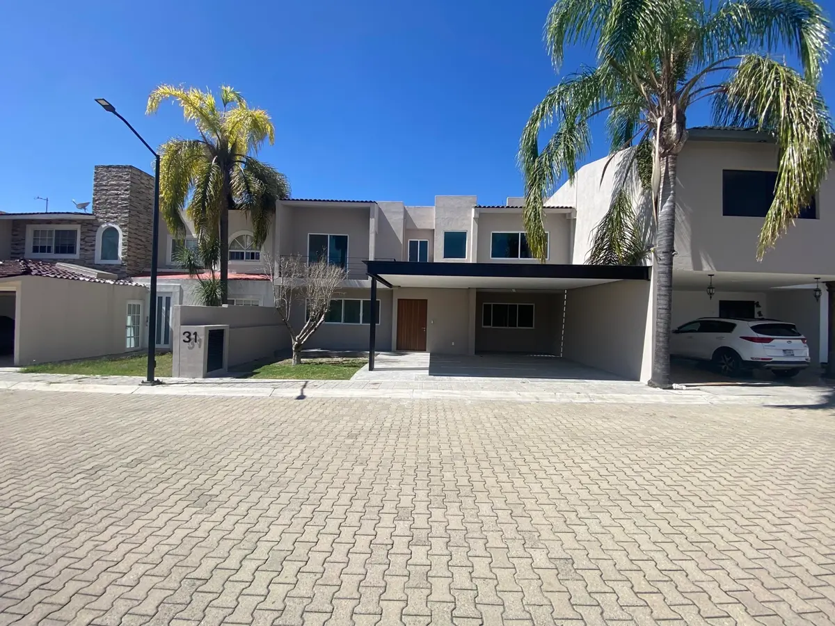 Casa en venta en Villa Antigua, Corregidora — foto 1 de 45