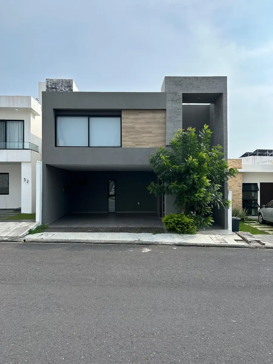 Casa en venta en Lomas de la Rioja, Alvarado — foto 1 de 17