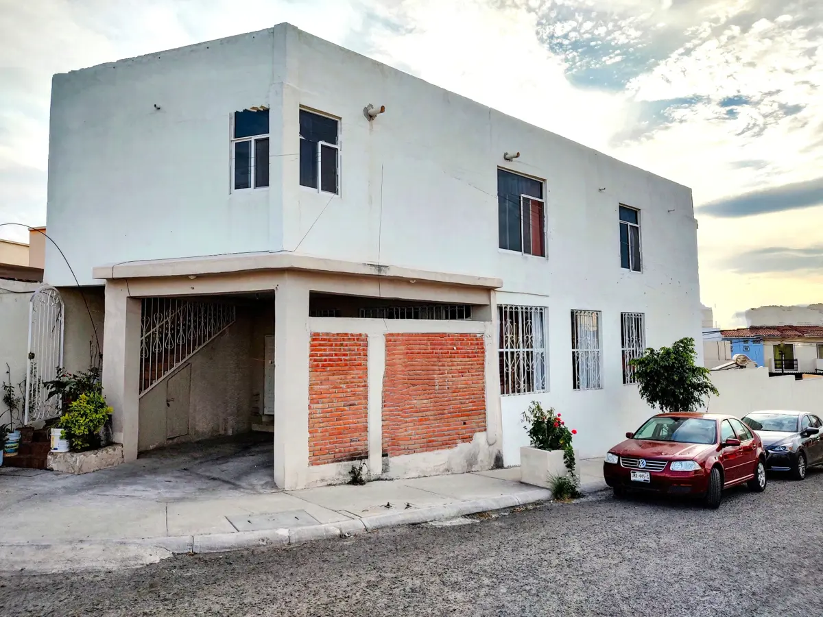 Casa en venta en Lomas del Mirador, Corregidora — foto 1 de 25