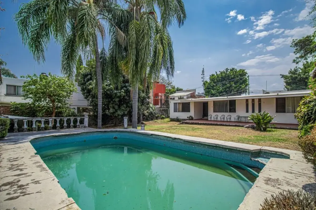 Casa en venta en Lomas del Mirador, Cuernavaca — foto 1 de 14