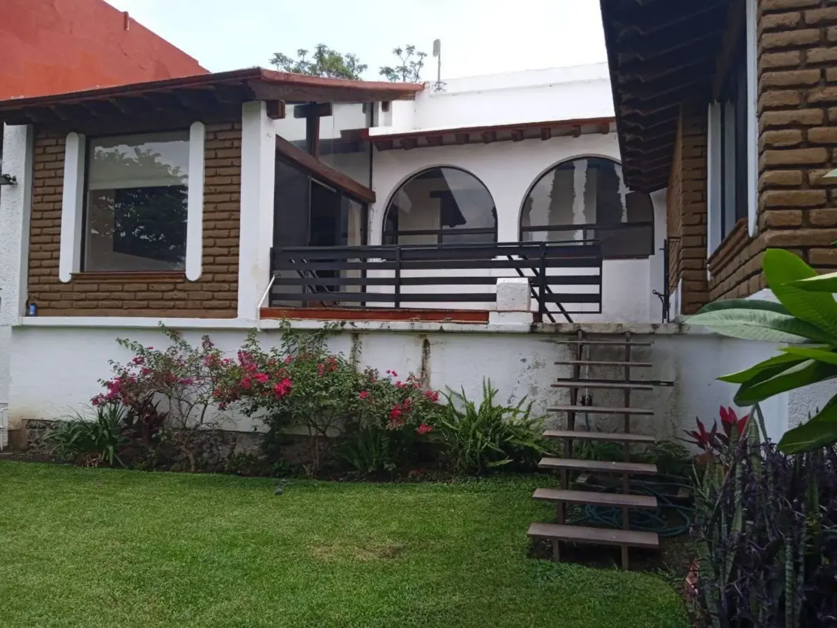 Casa en venta en Lomas de Atzingo, Cuernavaca — foto 1 de 21