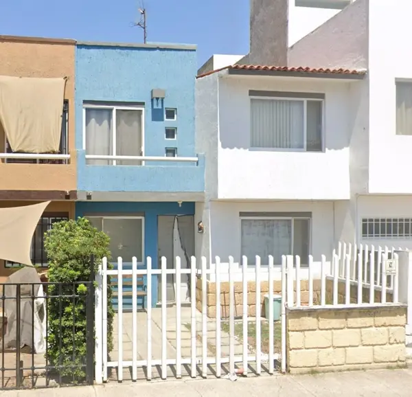 Casa Familiar con estacionamiento en Santiago de Querétaro SM