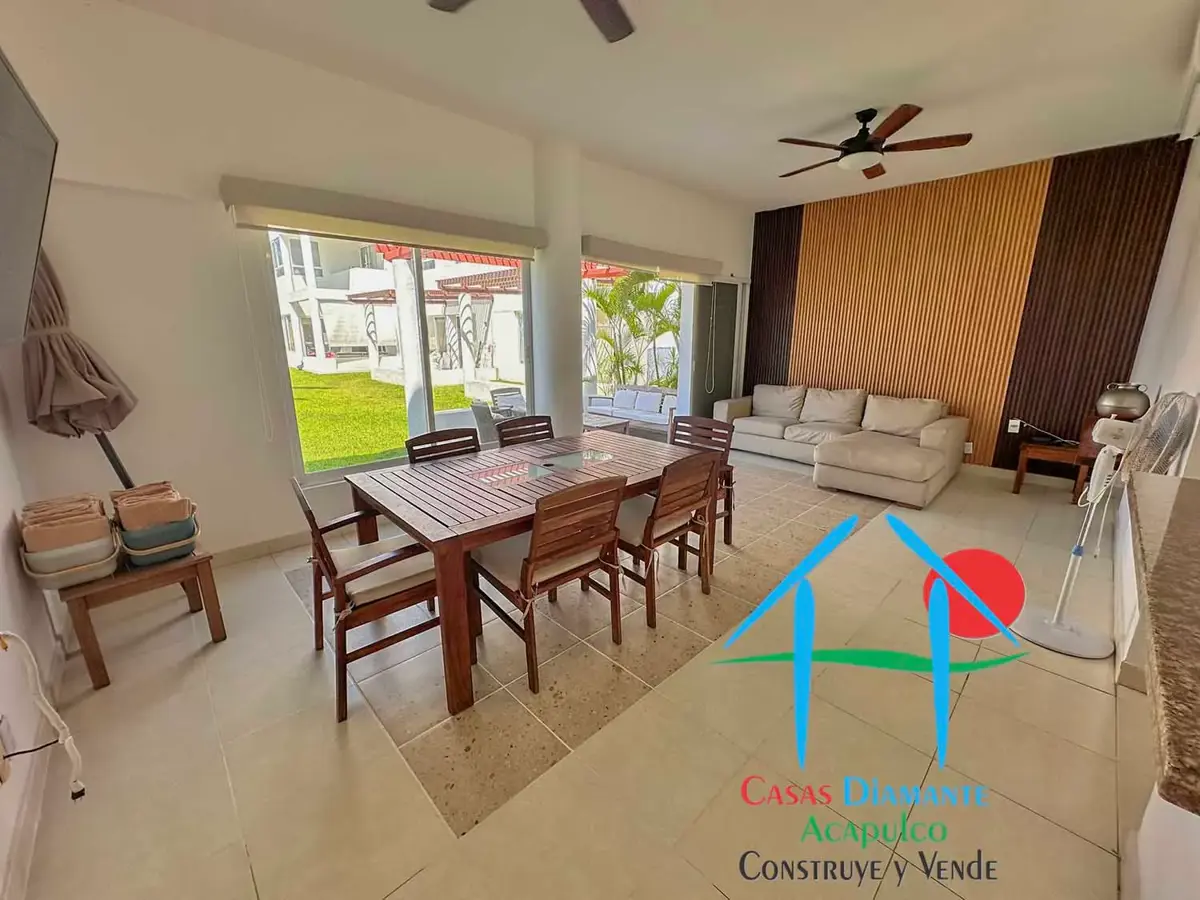 Casa en venta con 4 rec, terraza con salida y acceso a jardín y albercas Casa en venta con 4 rec, terraza con salida y acceso a jardín y albercas