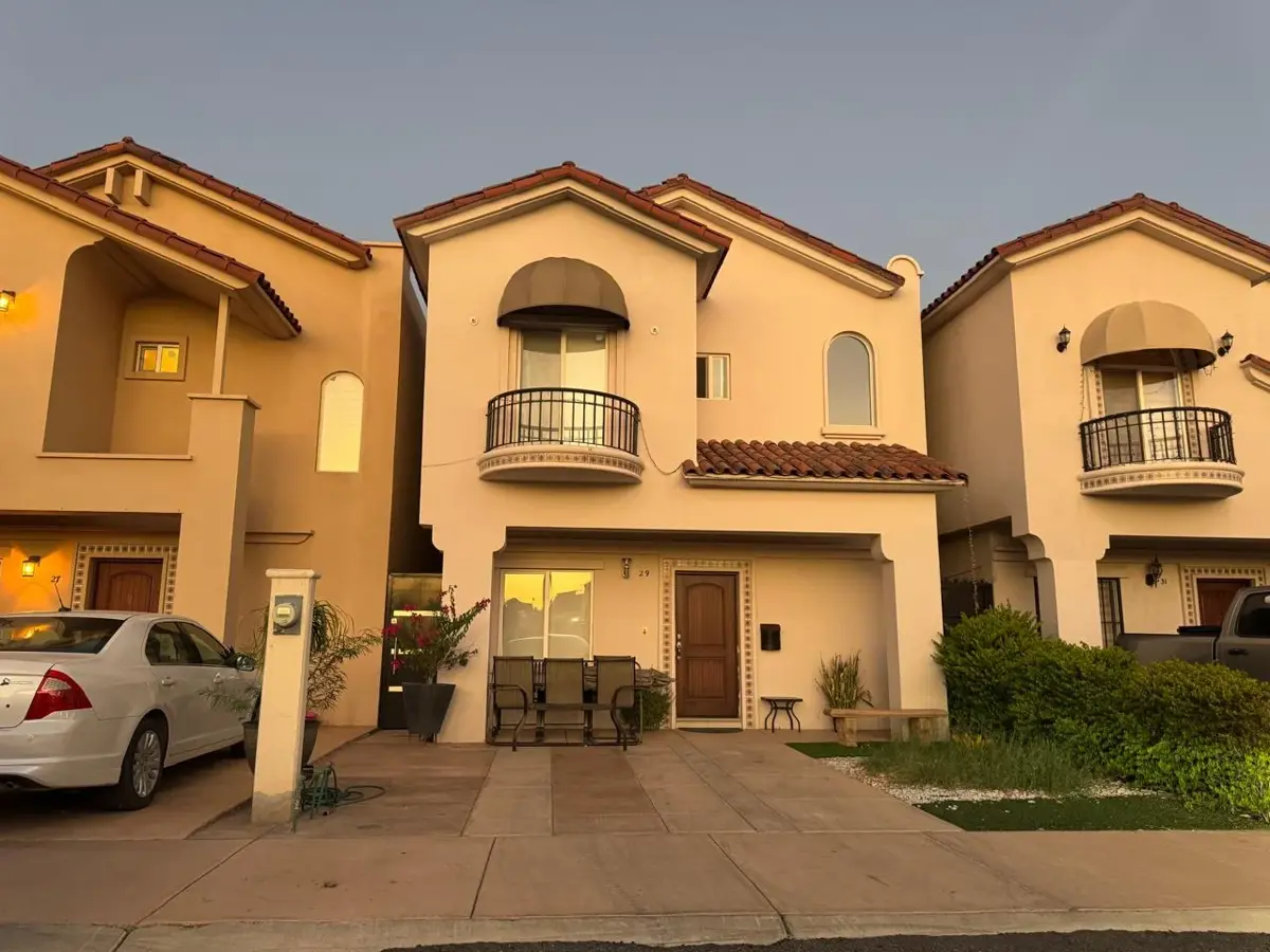 Casa en venta en Real de Sevilla Club Residencial, Hermosillo — foto 1 de 23