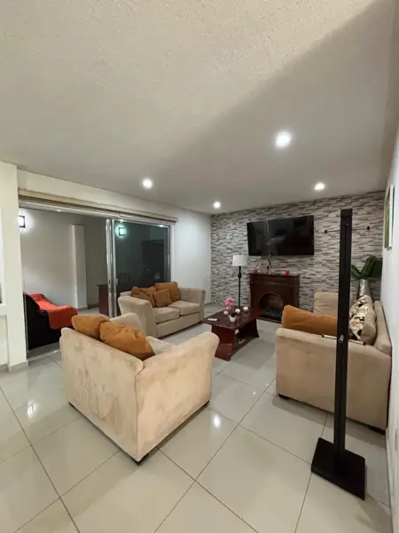 Casa en venta en La Hacienda, Irapuato — foto 2 de 44