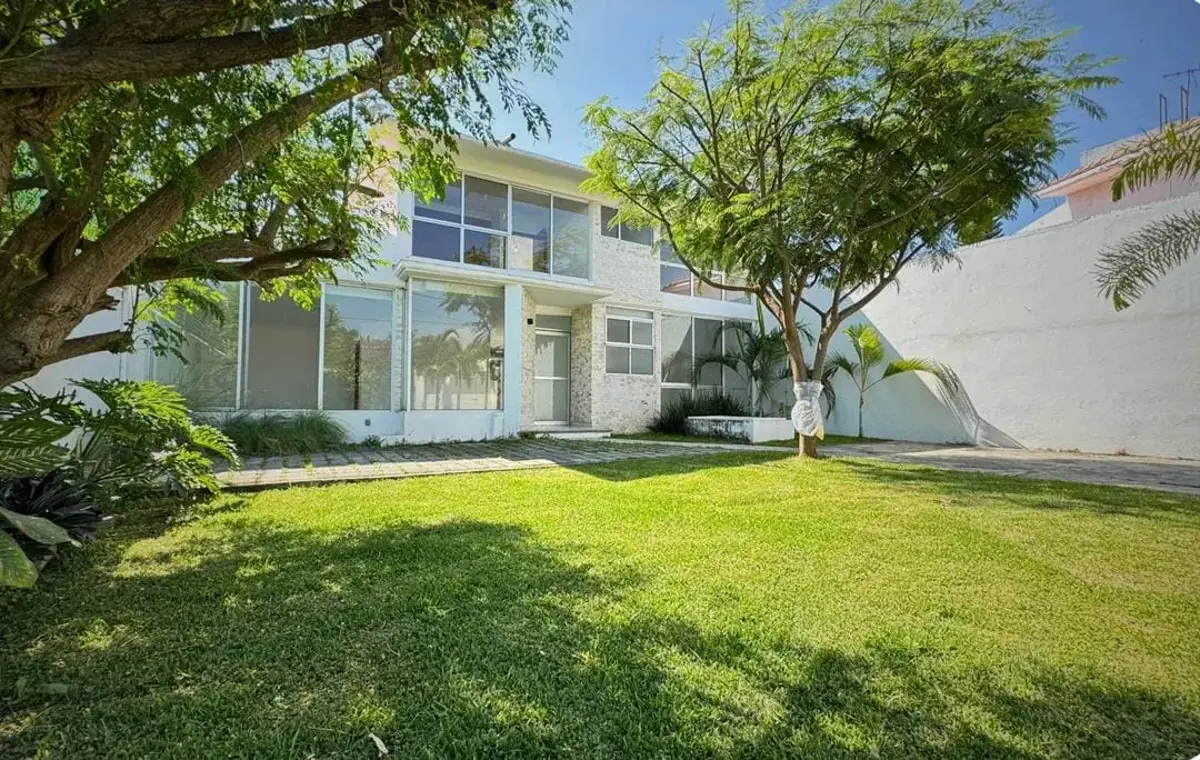 Casa en venta en Acapatzingo, Cuernavaca — foto 1 de 8