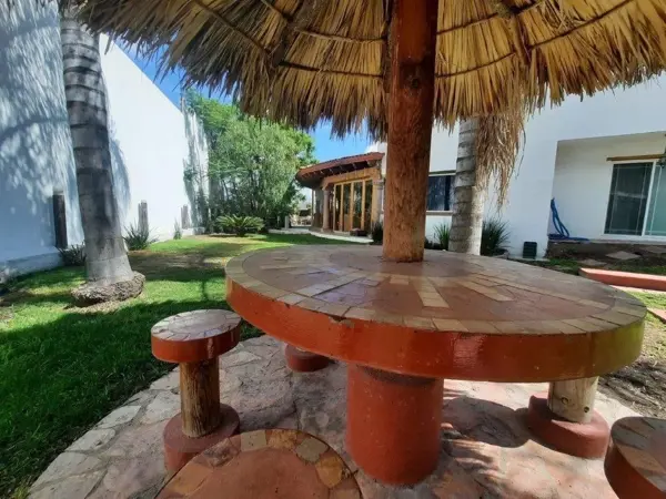 MAGNIFICA RESIDENCIA EN VENTA CON PRECIO DE OPORTUNIDAD!! POR DEBAJO DE SU VALOR AVALUO!
