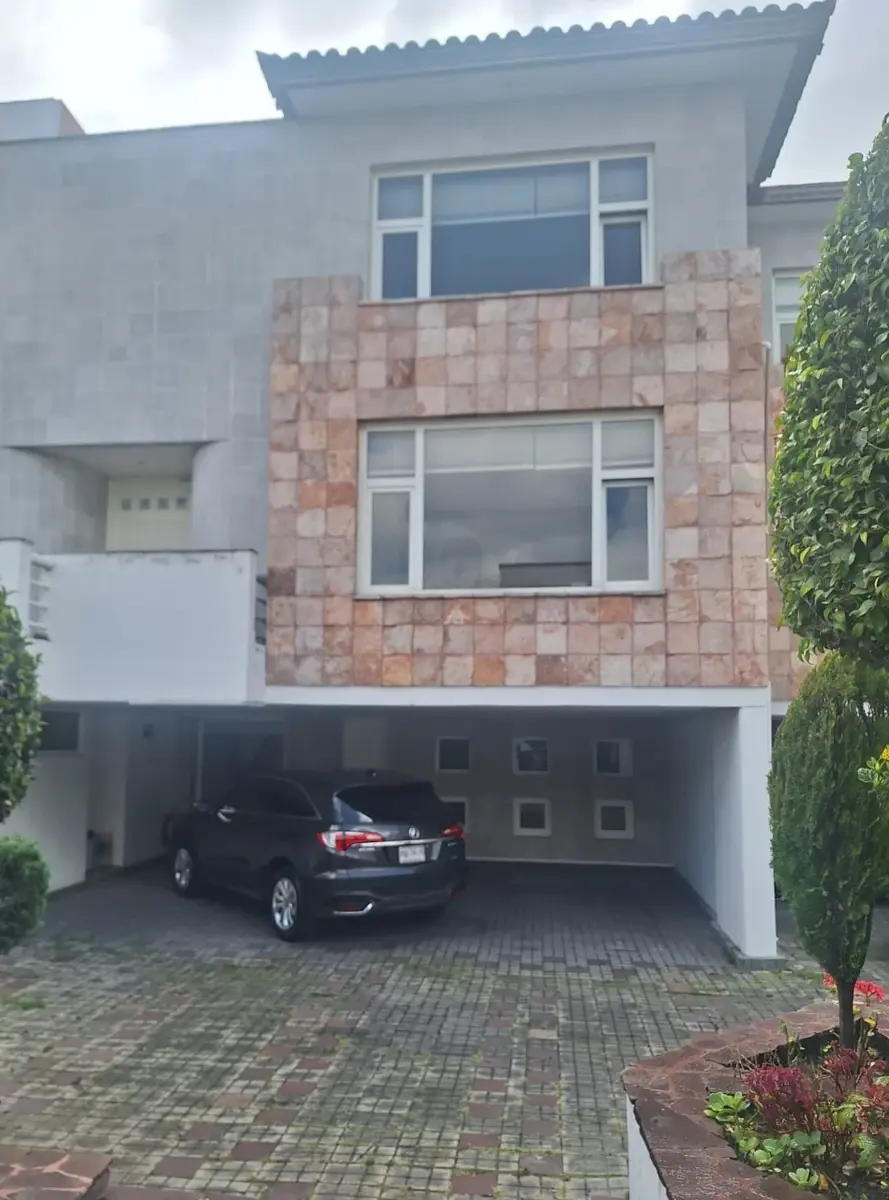 Casa en venta en Lomas Country Club, Huixquilucan — foto 1 de 30