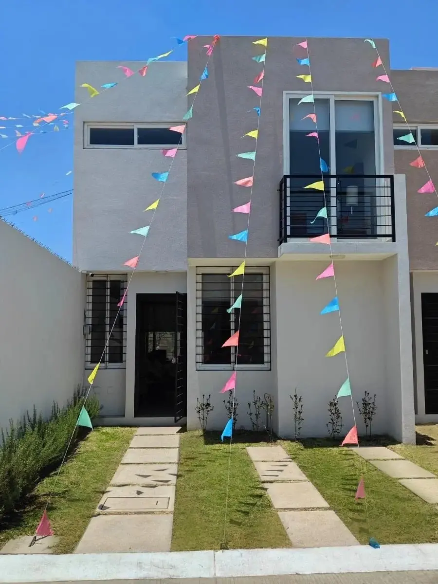 Casa en venta en Jardines Del Valle, Zapopan — foto 1 de 9