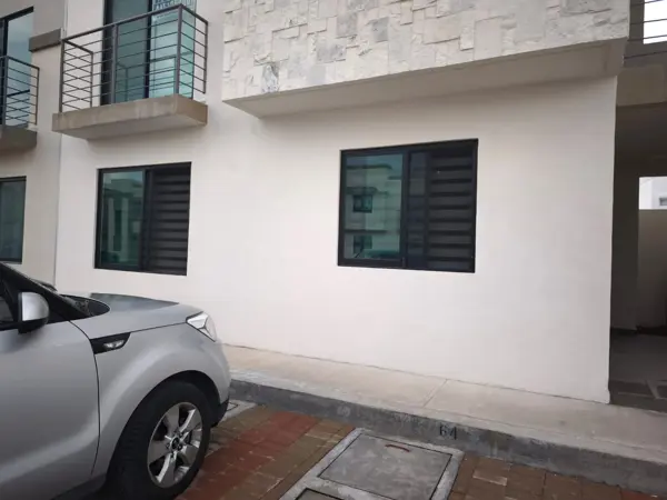 Departamento en Venta Primer Piso en La Vista Residencial con Vigilancia