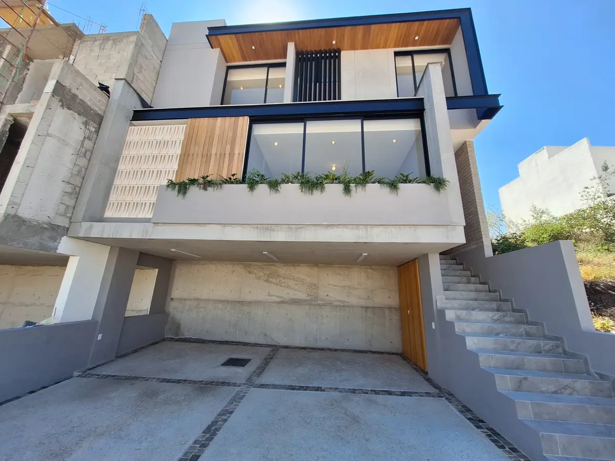 Casa en venta en Praderas del Bosque, Corregidora — foto 1 de 51