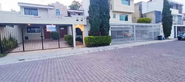 Casa en venta en Cerro Del Tesoro, San Pedro Tlaquepaque — foto 2 de 36