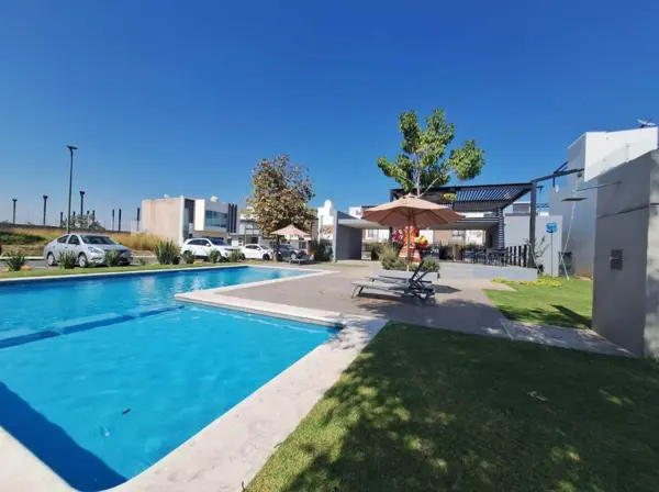 Casa en venta en La Moraleja, Zapopan — foto 2 de 12