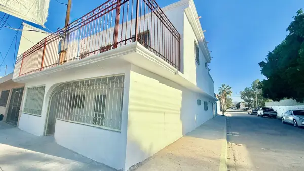Casa en venta en Armando del Castillo Franco, Gómez Palacio — foto 2 de 20
