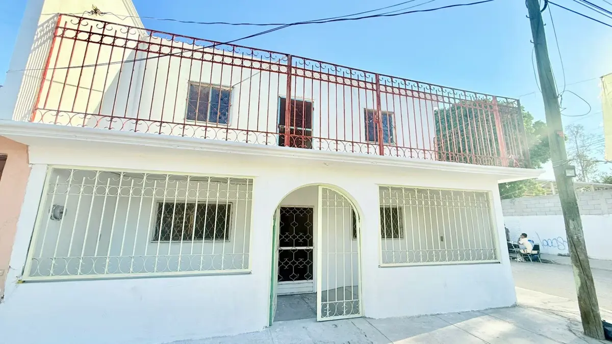 Casa en venta en Armando del Castillo Franco, Gómez Palacio — foto 1 de 20