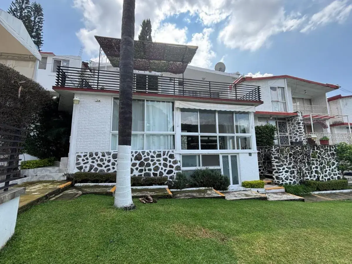 Casa en venta en Lomas de Cortes, Cuernavaca — foto 1 de 15