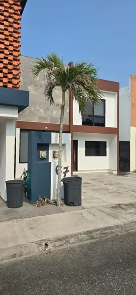 Casa en venta en Lomas de la Rioja, Alvarado — foto 2 de 39