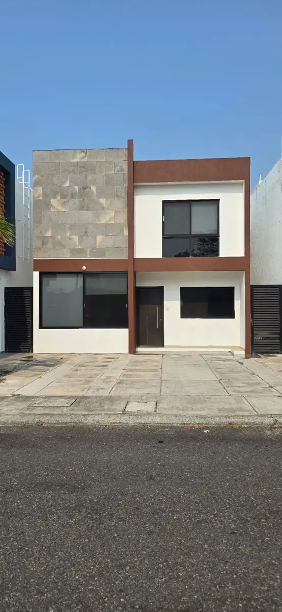 Casa en venta en Lomas de la Rioja, Alvarado — foto 1 de 39