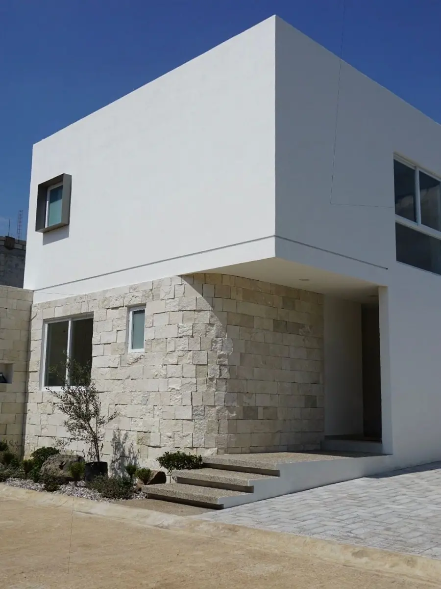 Casa en venta en Jardines de Zoquipa, Cuernavaca — foto 1 de 23