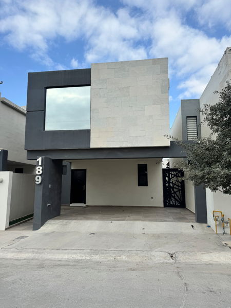 Hermosa Casa Equipada y Amueblada en Venta