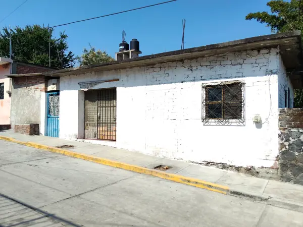 Casa en venta en Yautepec, Morelos con amplio jardín y buen estado