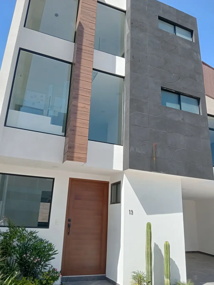 Casa en venta en San Bernardino Tlaxcalancingo, San Andrés Cholula — foto 1 de 33