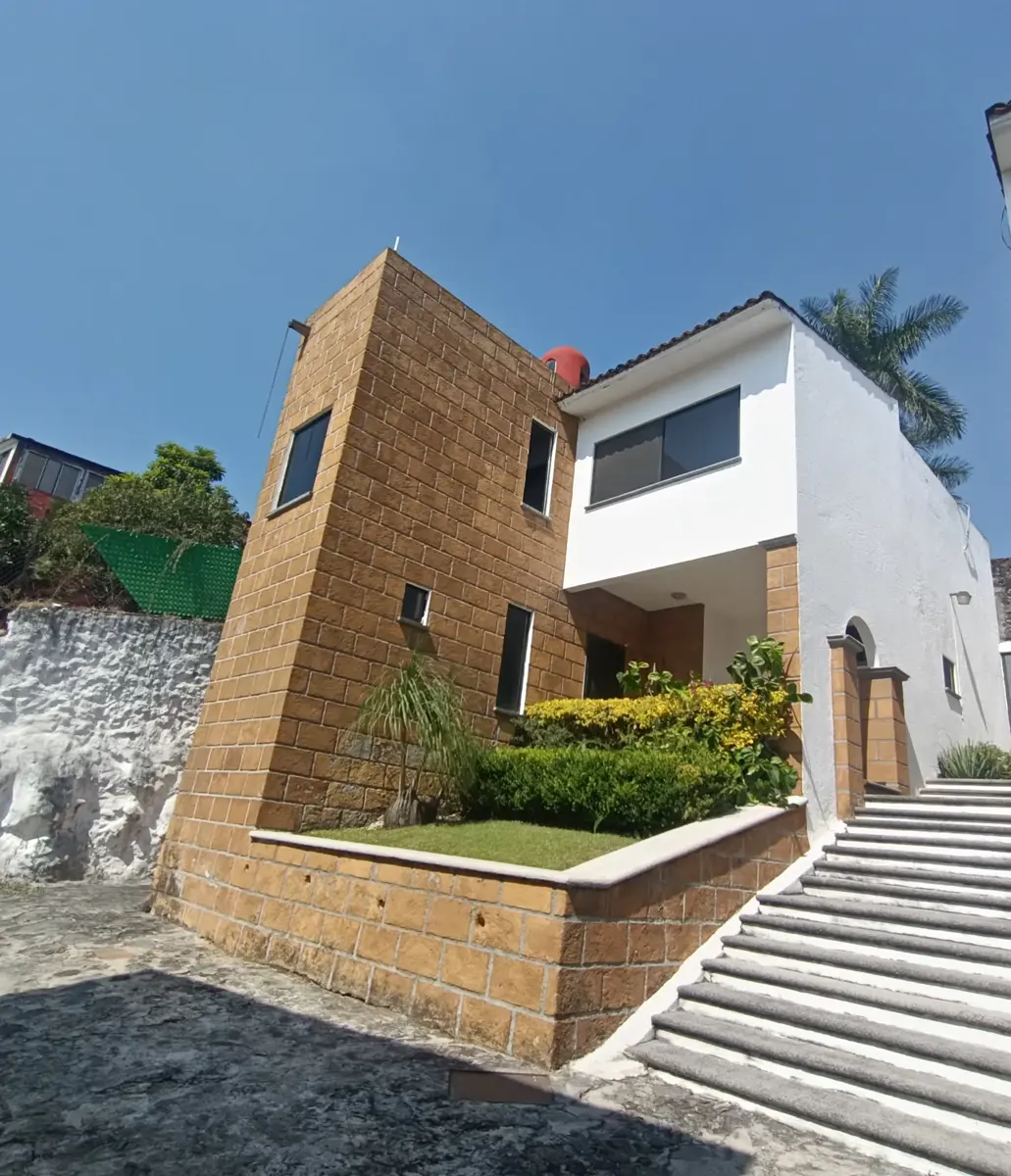 Casa en venta en Lomas de Cortes, Cuernavaca — foto 1 de 42