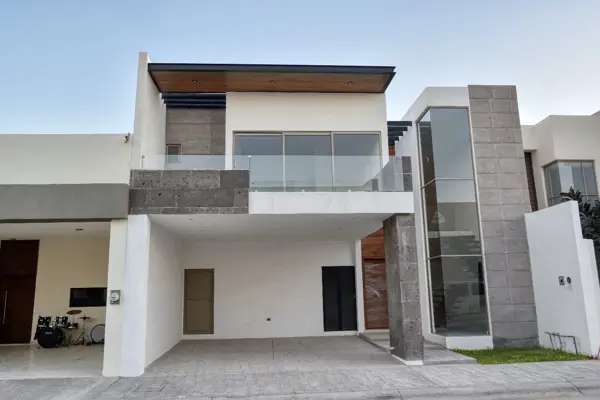CASA EN VENTA, SECTOR VIÑEDOS