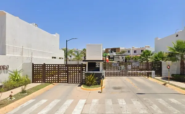 Cercanía sin Riesgos: Fraccionamiento Exclusivo y Bien Iluminado en Privada San Alejandro