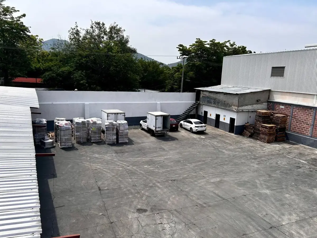 Bodega en renta en Pedregal de las Fuentes, Jiutepec — foto 1 de 23