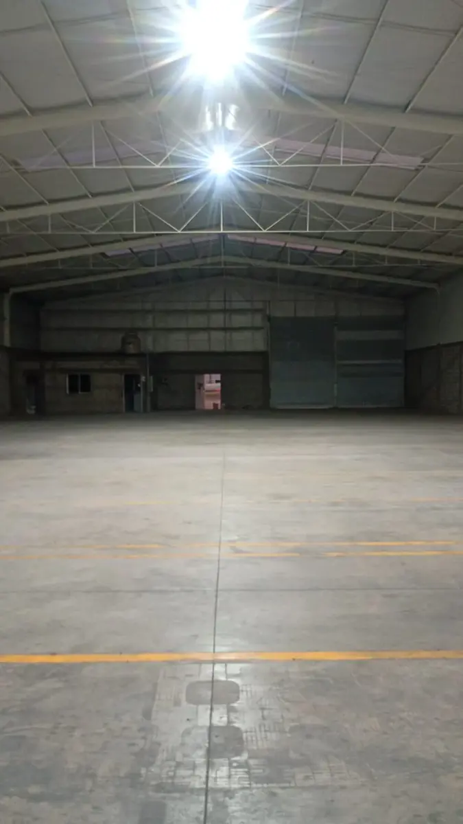 Vista 2 de Bodega en Pequeña Zona Industrial