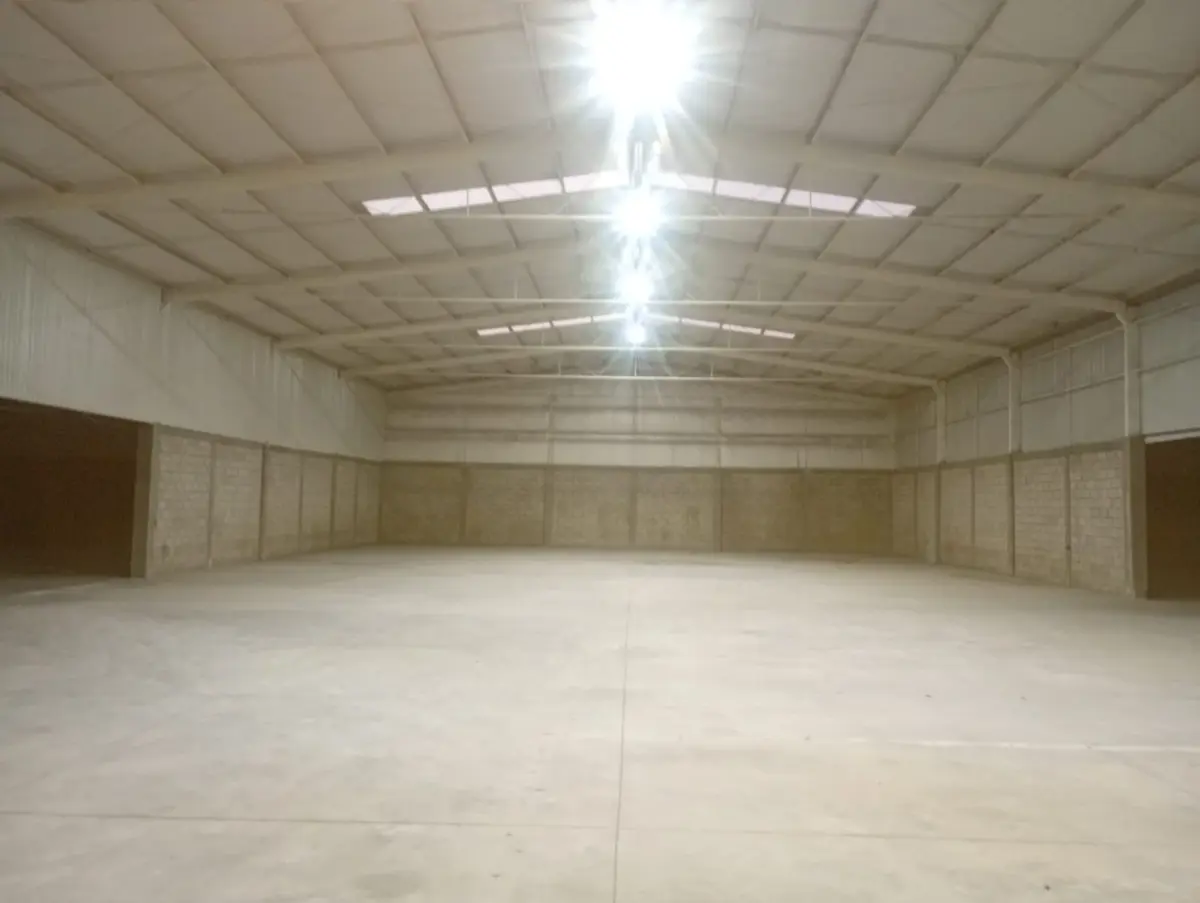 Vista 4 de Bodega en Pequeña Zona Industrial