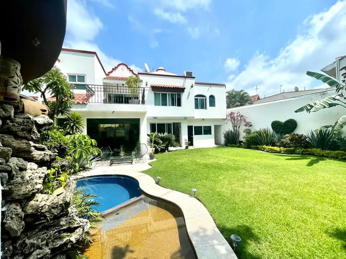 Casa en venta en San Jerónimo Ahuatepec, Cuernavaca — foto 1 de 24
