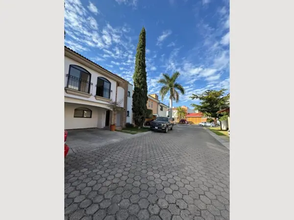 Casa en venta en Virreyes Residencial, Zapopan — foto 2 de 20