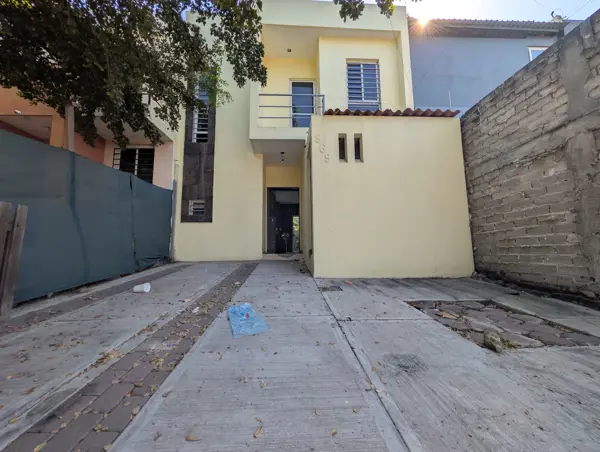 Casa en venta en Los Olivos, Villa de Álvarez — foto 2 de 11
