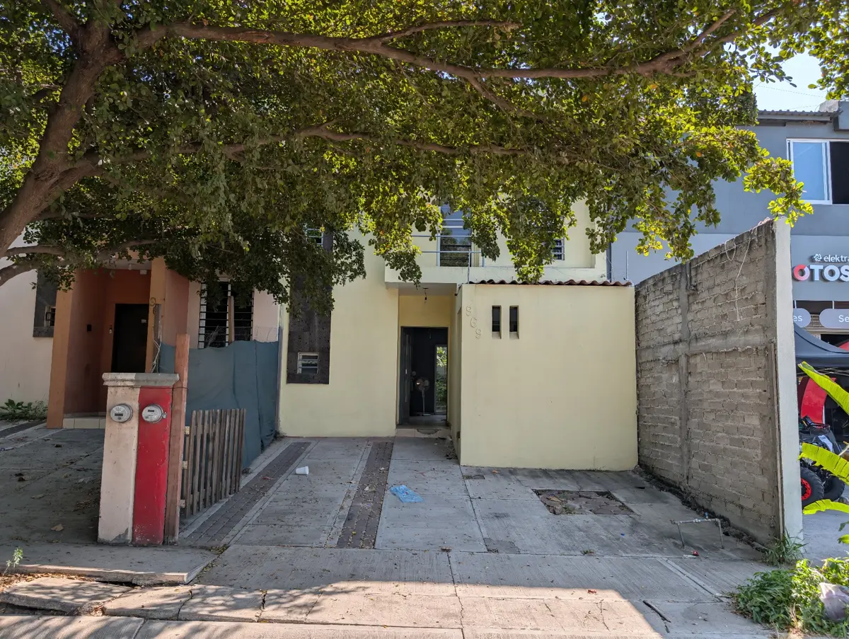 Casa en venta en Los Olivos, Villa de Álvarez — foto 1 de 11