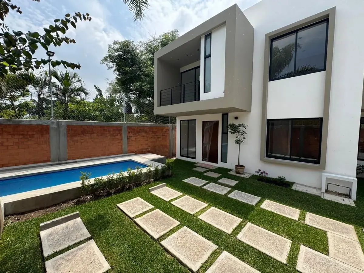 Casa en venta en Lomas de Jiutepec, Jiutepec — foto 1 de 27