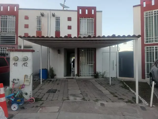 Venta Casa Oportunidad con Buen Excedente de Terreno, Cercano Pie de la Cuesta y Fray Junipero