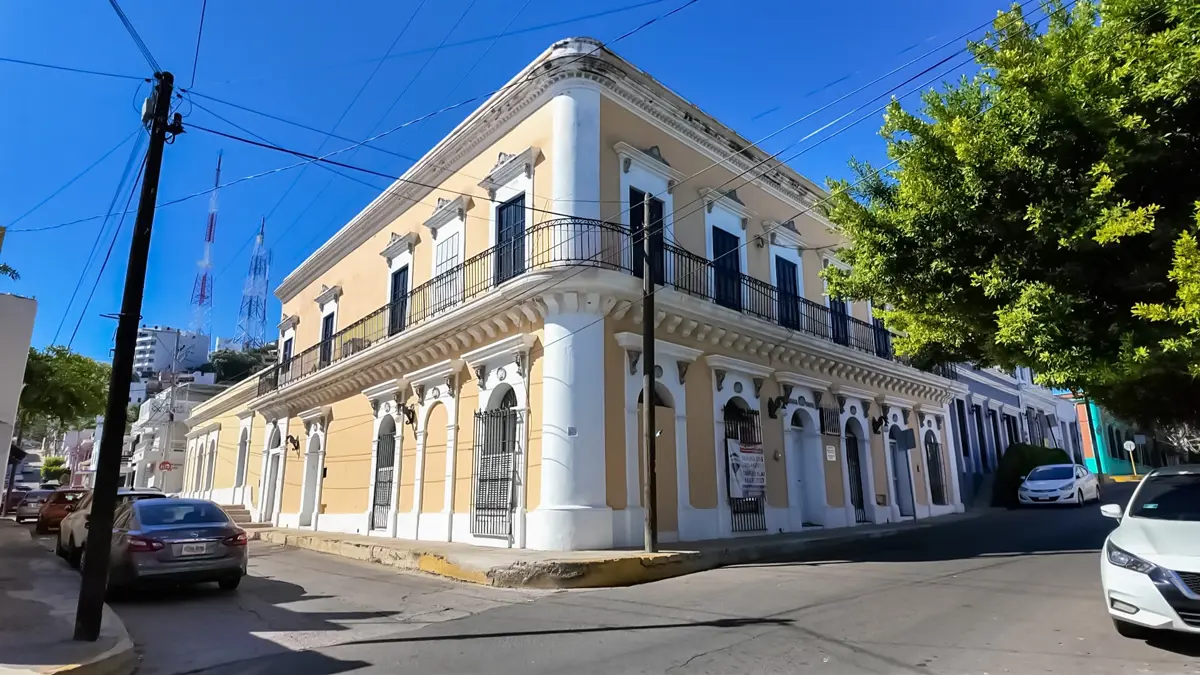 Casa en venta en Mazatlán Centro, Mazatlán — foto 1 de 106