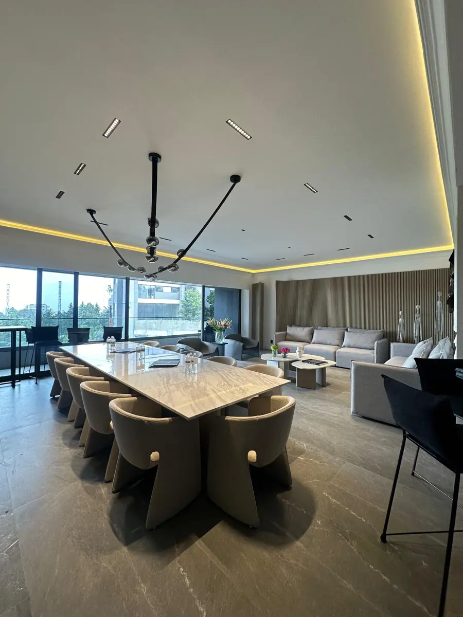 Vista 4 de Amplio Departamento de 317.66 m² con Terraza de 25.21 m² y Amenidades Exclusivas en Interlomas