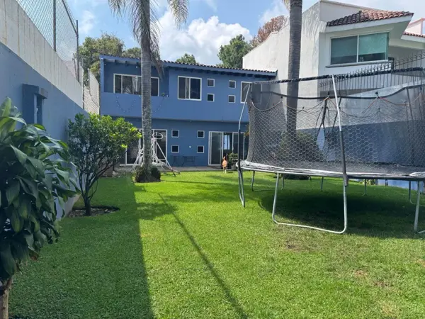 Casa en venta en Cuernavaca; clima fresco y favorable.