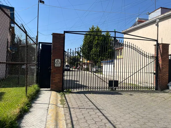 Casa en venta en Los Sauces IV, Toluca — foto 3 de 15