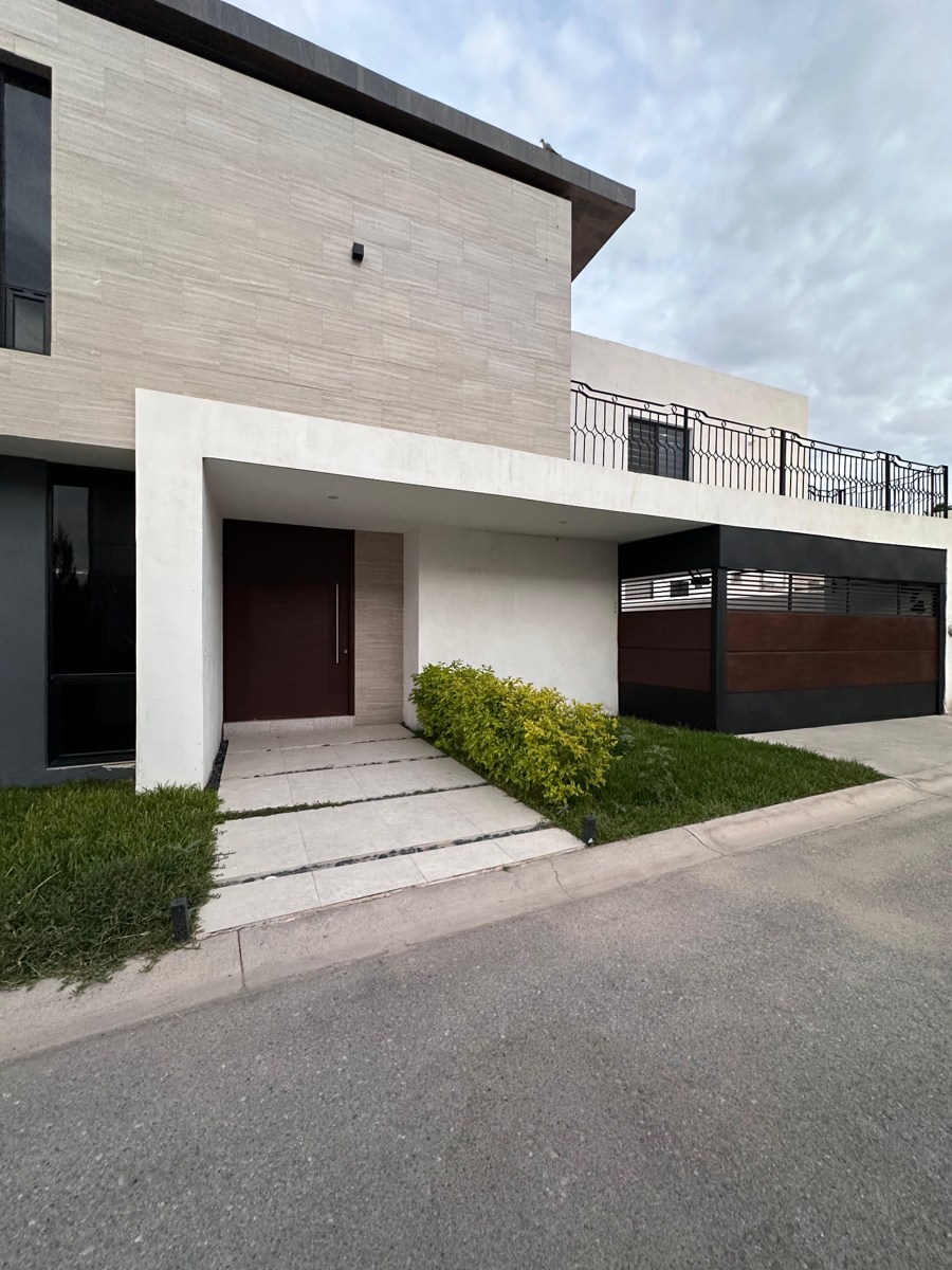 Casa en venta en Villas del Renacimiento, Torreón — foto 1 de 13