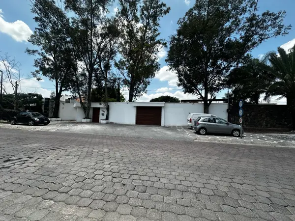 Preciosa Casa de Una Sola Planta en Jurica con Maxima Seguridad