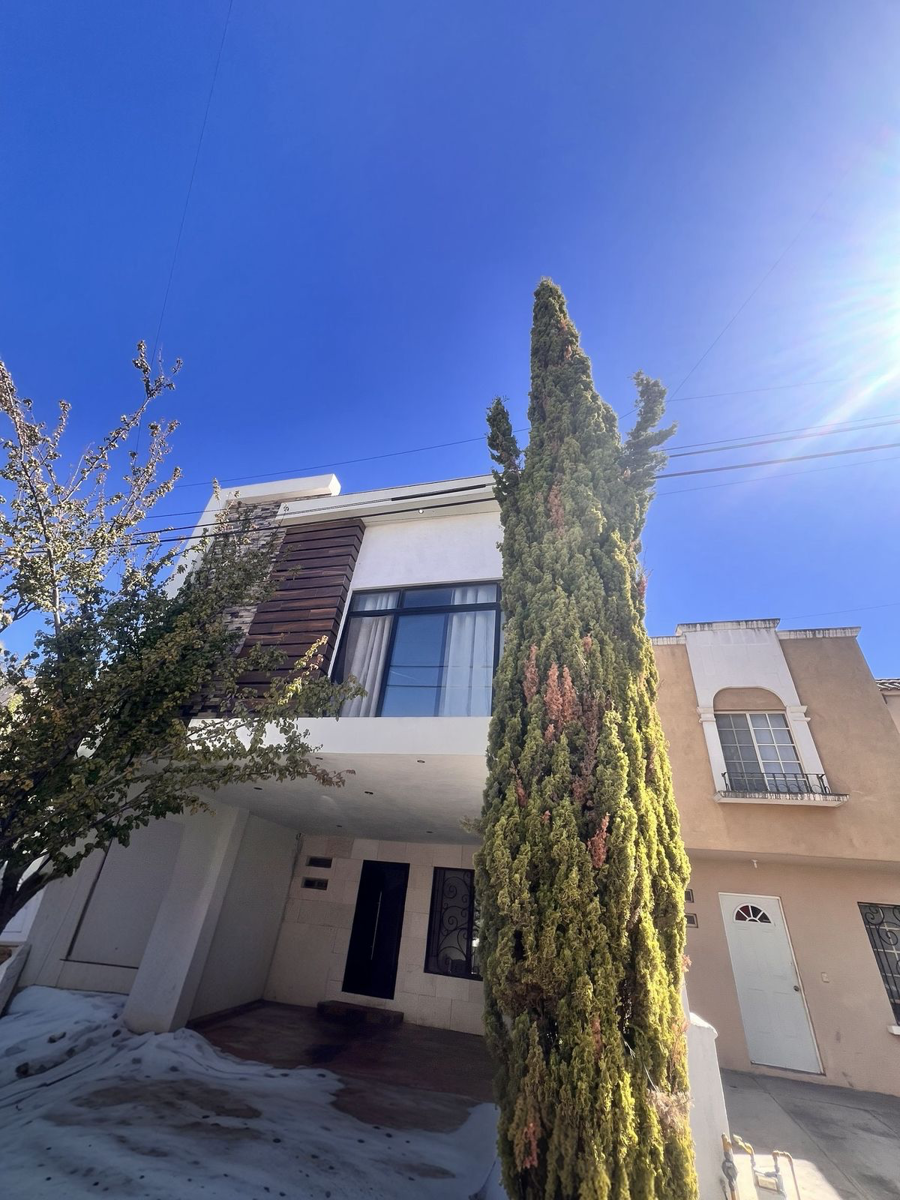Casa en renta en Ampliación la Estrella, Saltillo — foto 1 de 8